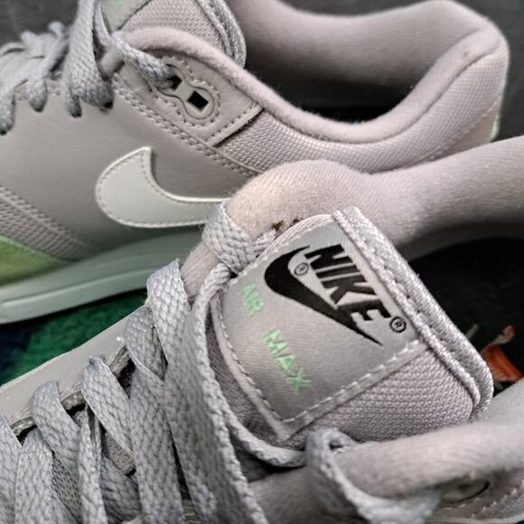 %Size 10.5 Nike Air Max 1 Men Atmosphere Grey White Fresh Mint Black / A 28